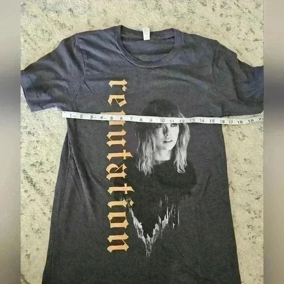 Taylor Swift Women's Gray Reputation Tour Fitted Short Sleeve Tee S - Picture 13 of 14